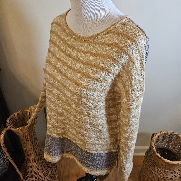 COMME toi pullover lightweight long sleeve sweater size s. - Picture 4 of 8